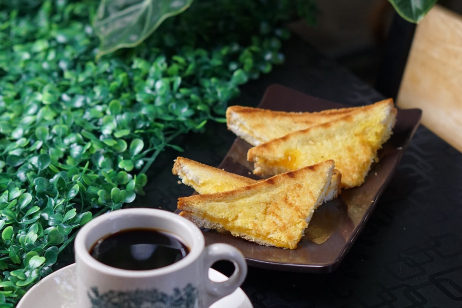 Coffee with toasted bread